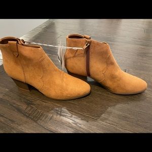 NWT Old Navy tan booties ankle boots shoes size 8